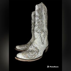 Corral Western White Glitter inlay boot. Size 11